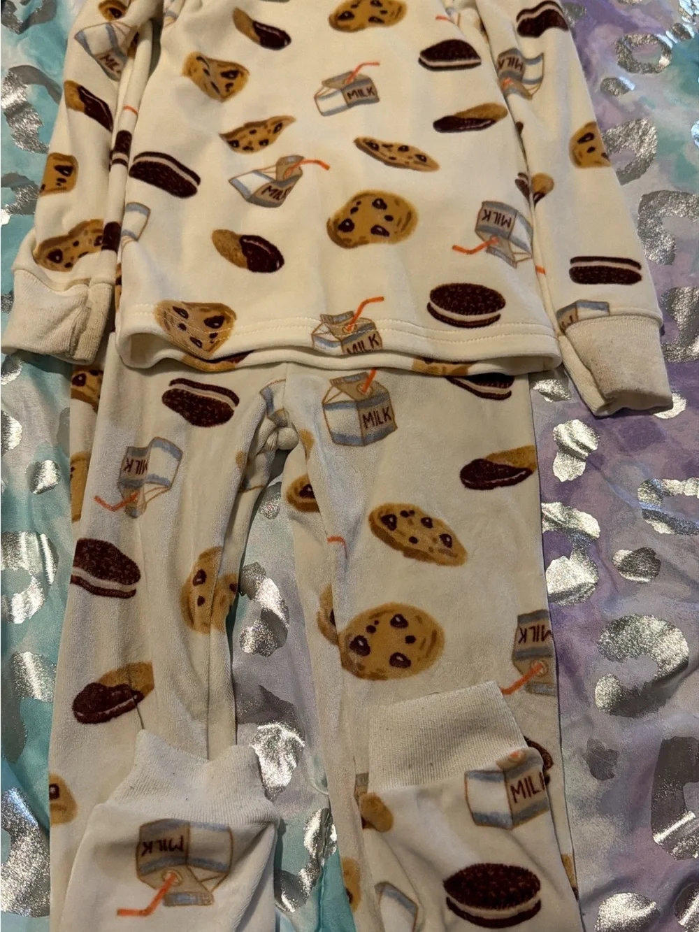 Cream Cookie & Milk Fleece Pajama Set